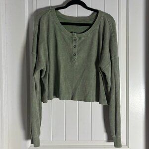 Aeropostale Faded Green Oversized Cropped Henley Long Sleeve Womens Medium